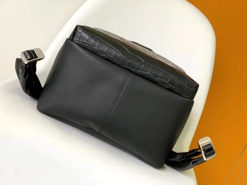 LV Backpacks-104 - Image 4