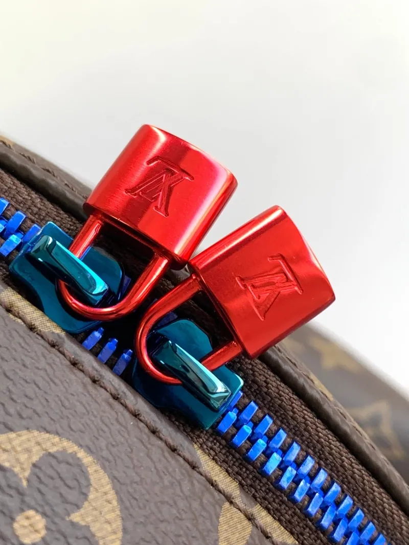 LV Backpacks-105 - Image 7