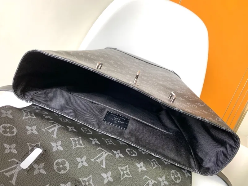 LV Backpacks-108 - Image 8