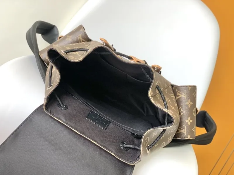 LV Backpacks-109 - Image 8