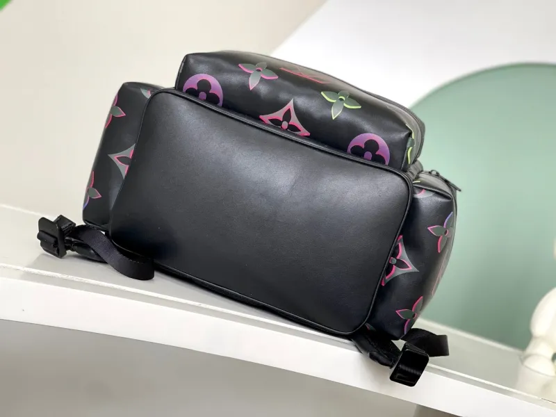 LV Backpacks-126 - Image 4