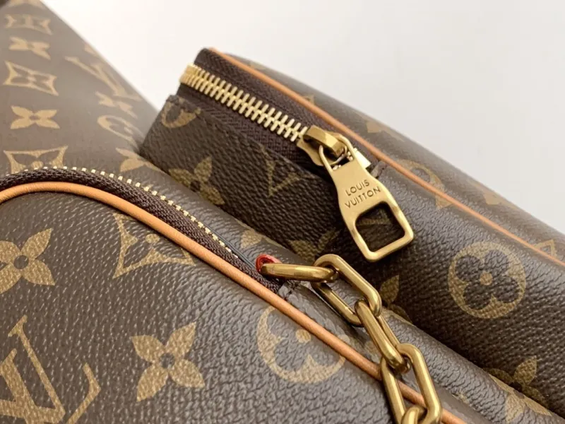 LV Backpacks-133 - Image 7