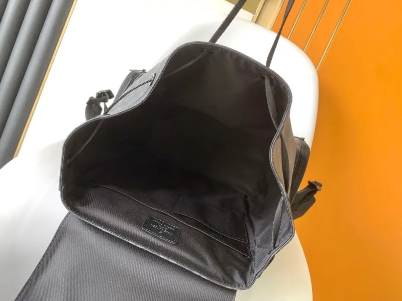 LV Backpacks-149 - Image 8