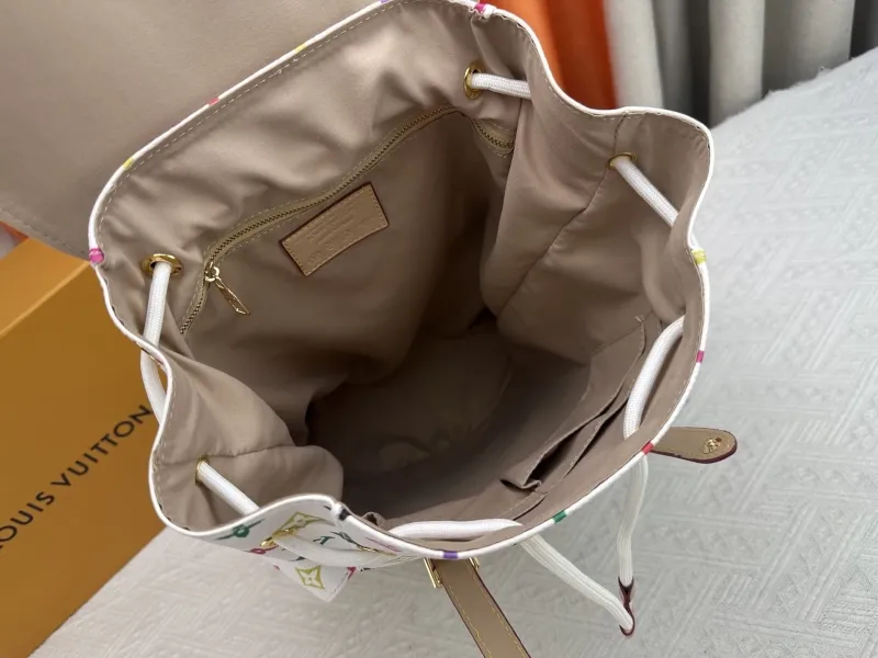 LV Backpacks-319 - Image 8