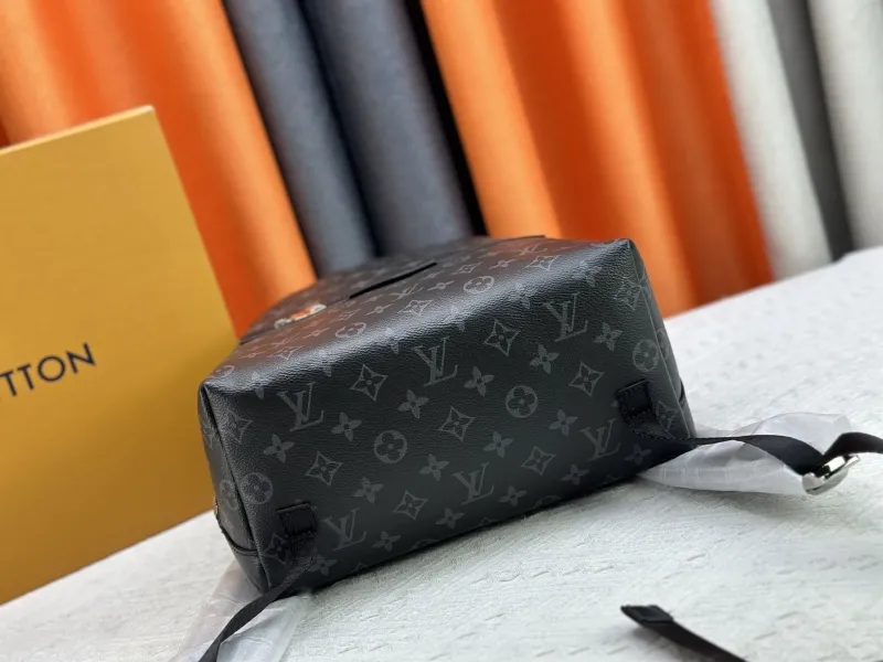 LV Backpacks-322 - Image 5