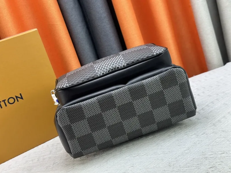 LV Backpacks-325 - Image 7