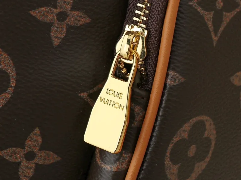 LV Backpacks-331 - Image 7