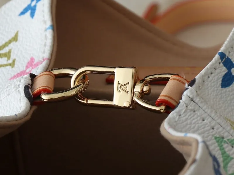 LV Backpacks-333 - Image 7