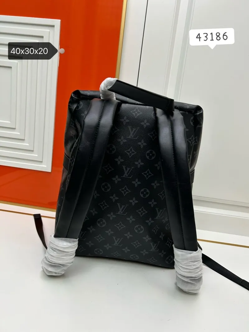 Alternative view of LV Backpacks-360
