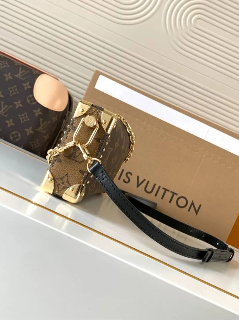 Alternative view of LV Box Bags-99