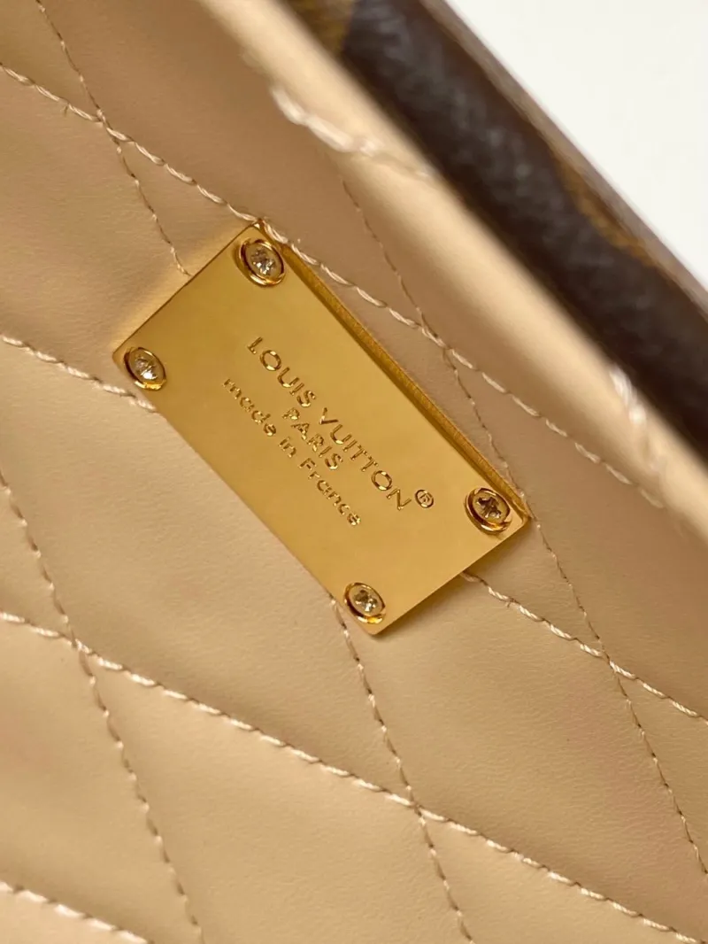LV Box Bags-121 - Image 8