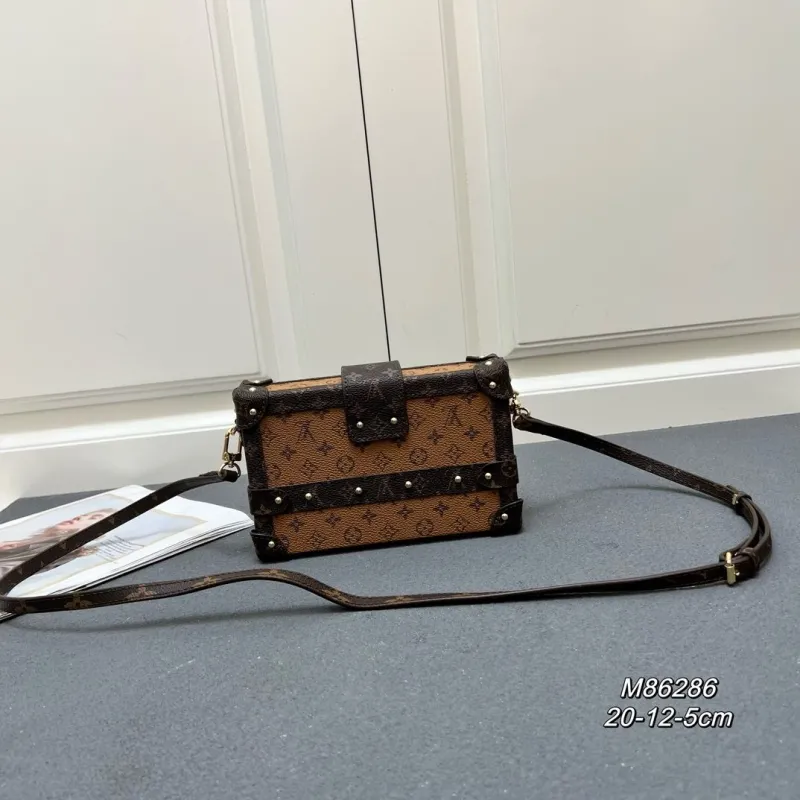 Alternative view of LV Box Bags-156