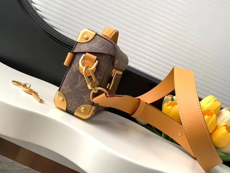 Alternative view of LV Box Bags-179