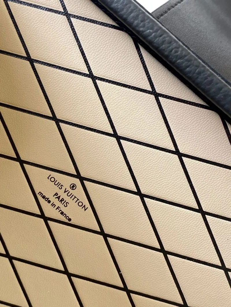 LV Box Bags-201 - Image 7