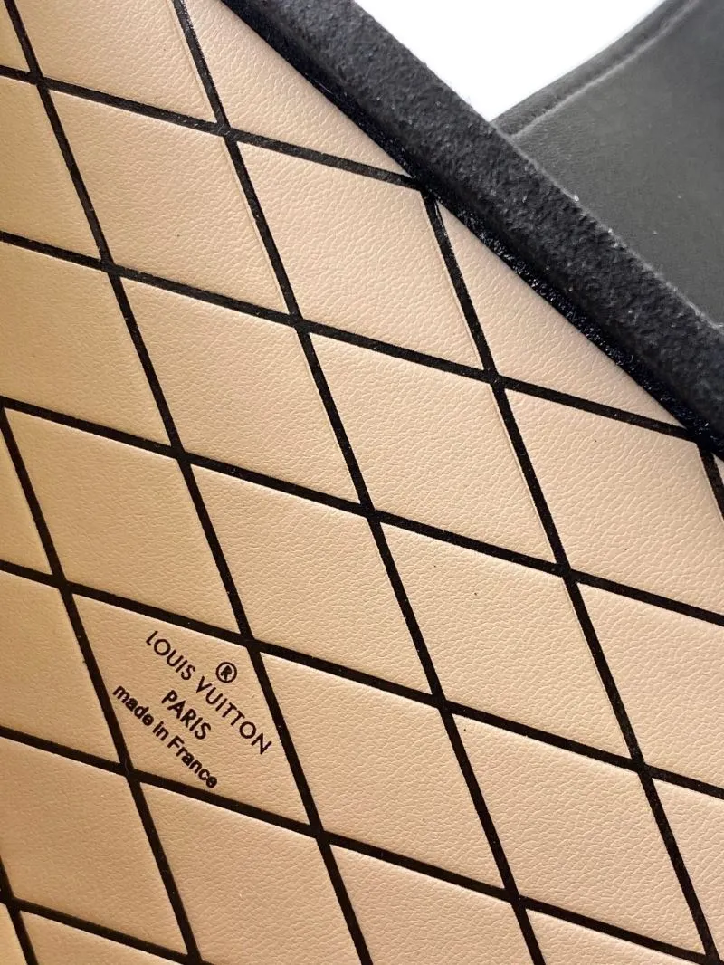 LV Box Bags-202 - Image 7