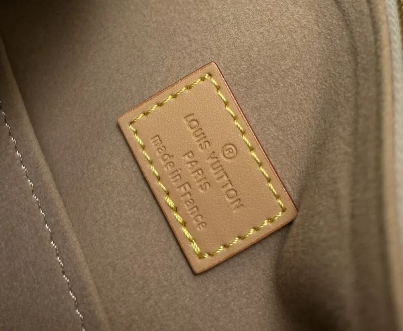 Alternative view of LV Box Bags-242
