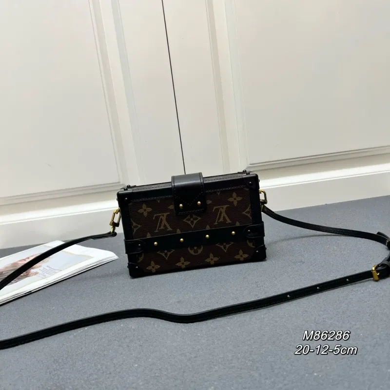 Alternative view of LV Box Bags-246