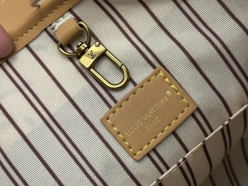 LV Bucket Bags-10 - Image 8