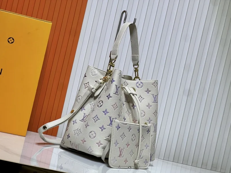 Alternative view of LV Bucket Bags-15