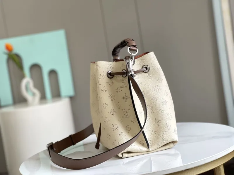 Alternative view of LV Bucket Bags-23