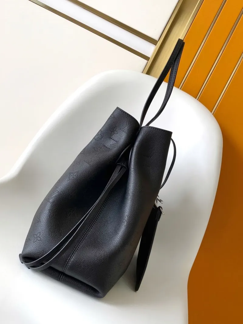 Alternative view of LV Bucket Bags-34