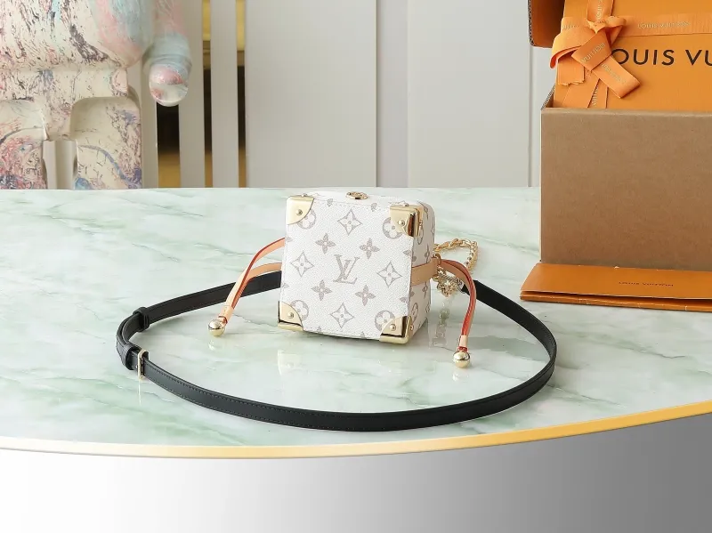 LV Bucket Bags-76 - Image 6