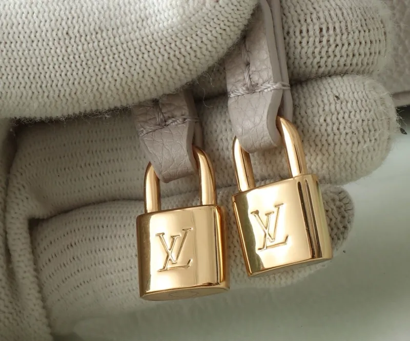 Alternative view of LV Bucket Bags-78