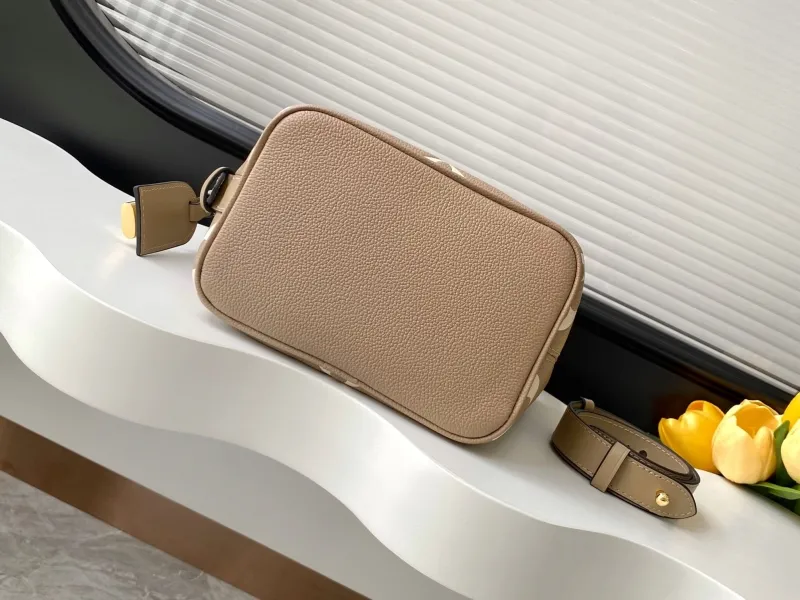 LV Bucket Bags-102 - Image 4
