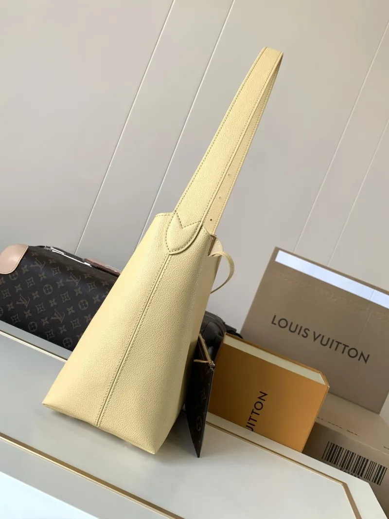 Alternative view of LV Bucket Bags-109