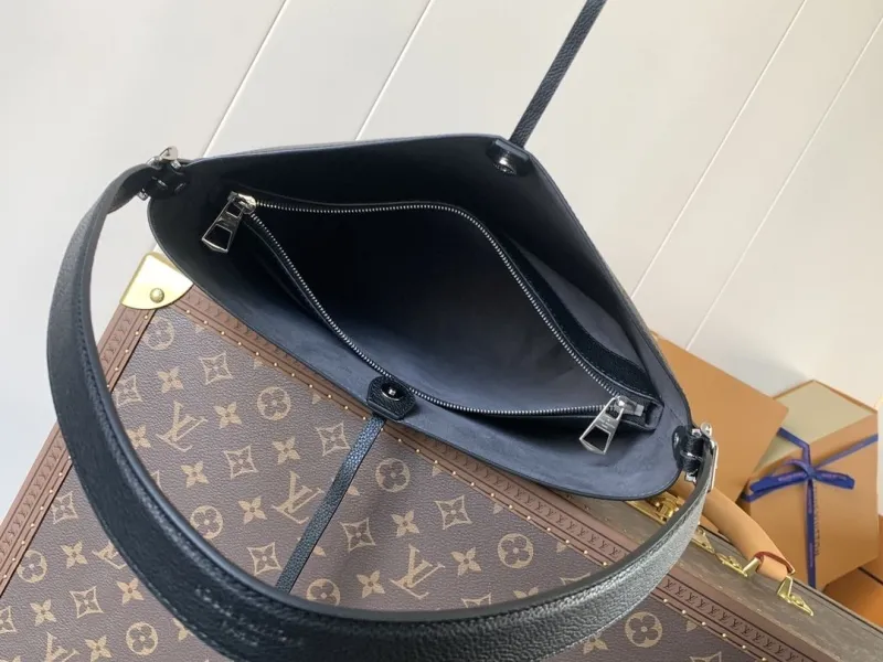 LV Bucket Bags-126 - Image 9