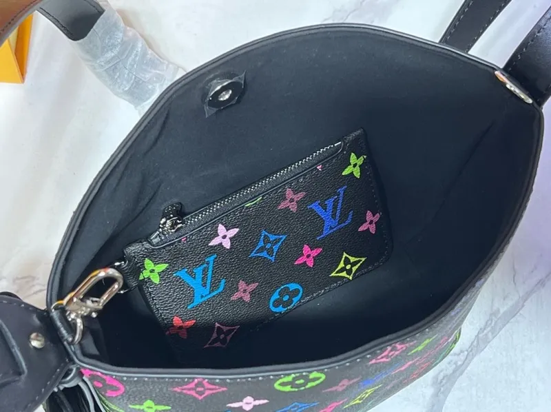 LV Bucket Bags-133 - Image 9