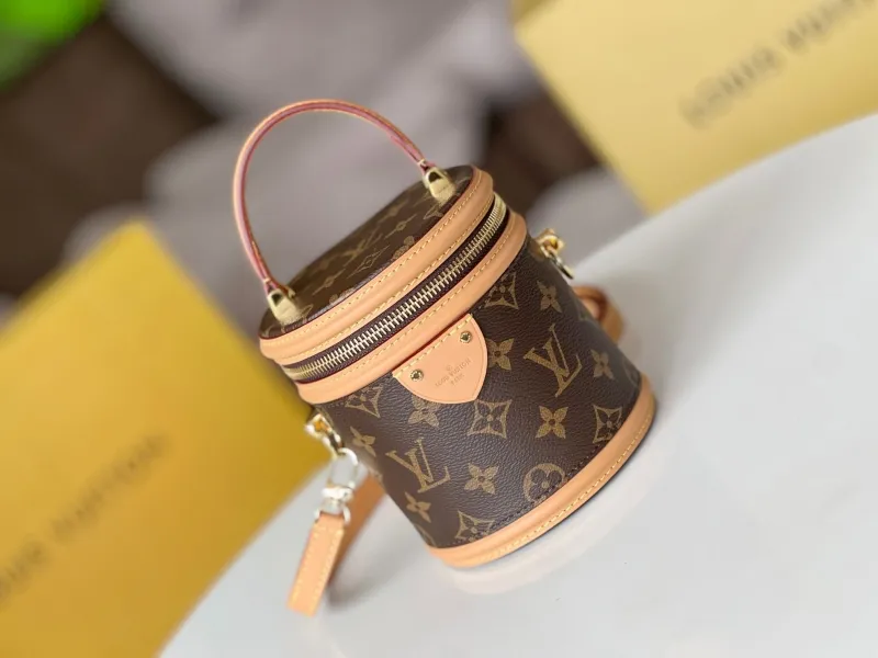 Alternative view of LV Bucket Bags-154