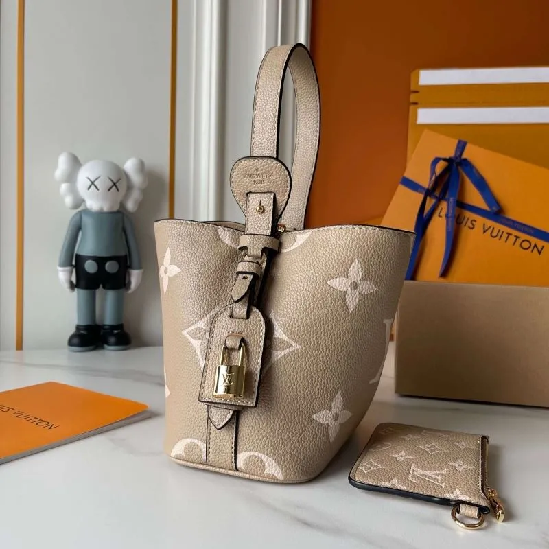 Alternative view of LV Bucket Bags-168