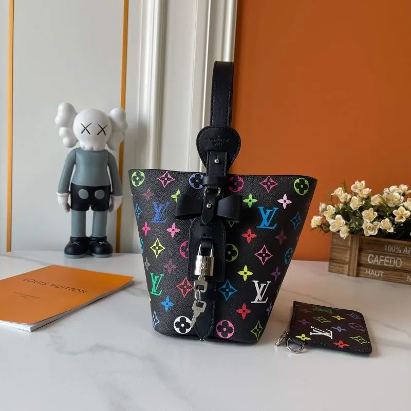 Alternative view of LV Bucket Bags-171