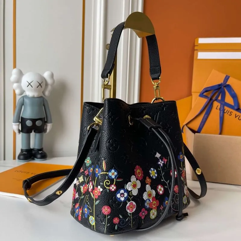 Alternative view of LV Bucket Bags-182