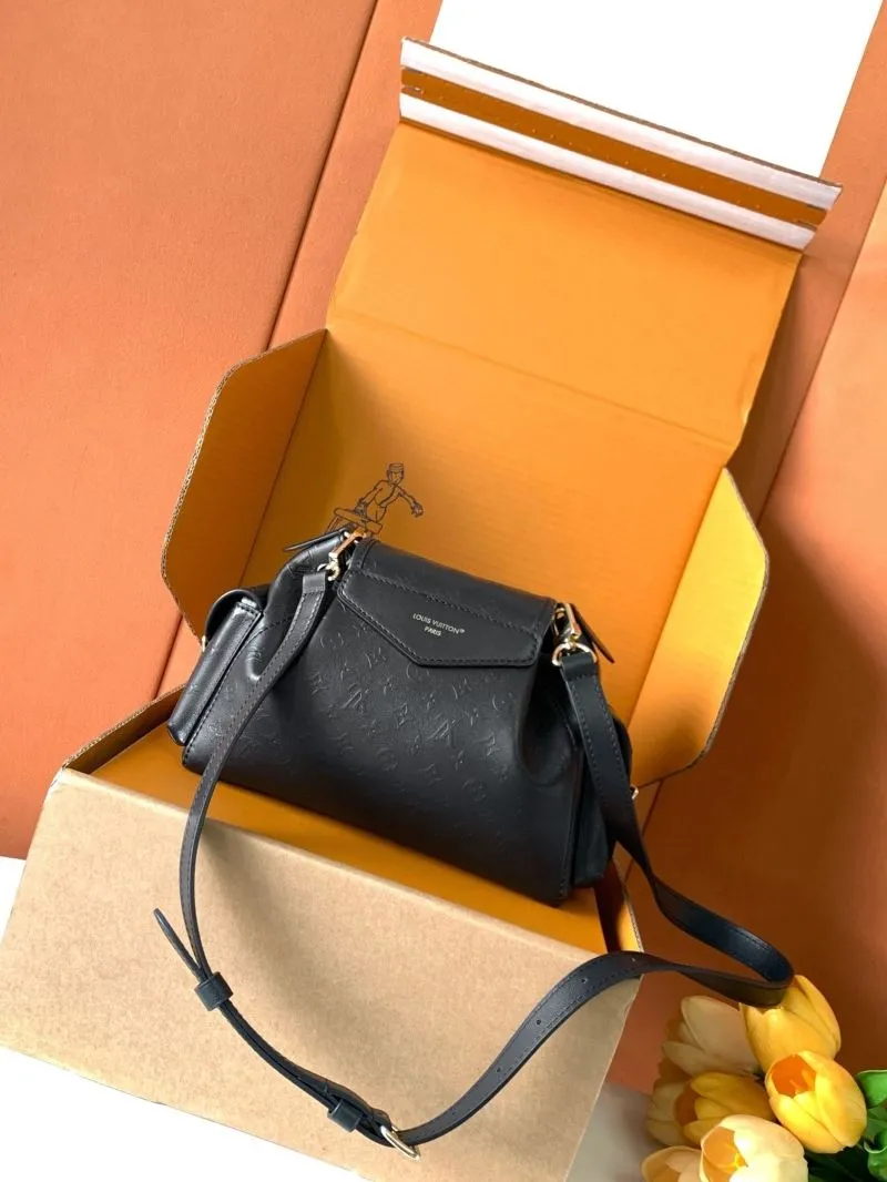 Alternative view of LV Bucket Bags-186