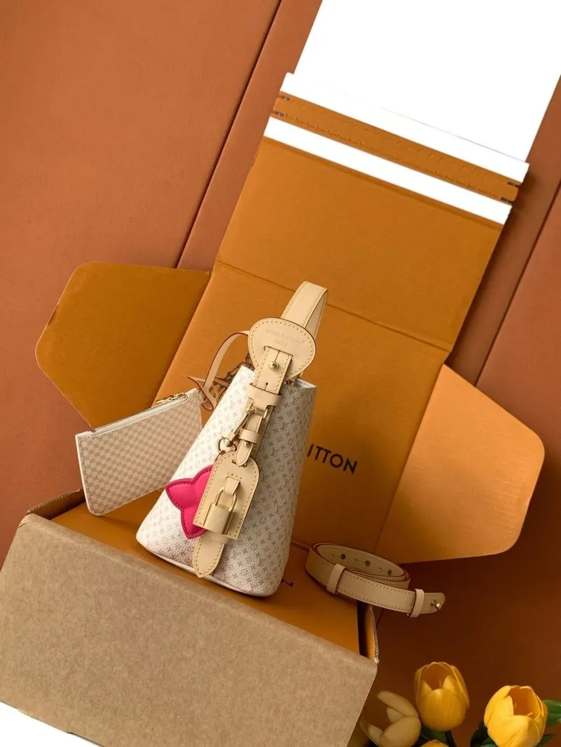 Alternative view of LV Bucket Bags-190