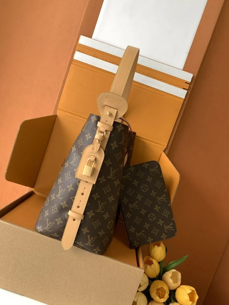 Alternative view of LV Bucket Bags-193