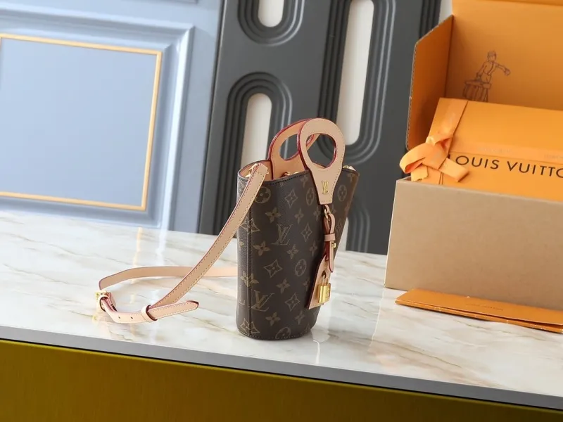 Alternative view of LV Bucket Bags-232