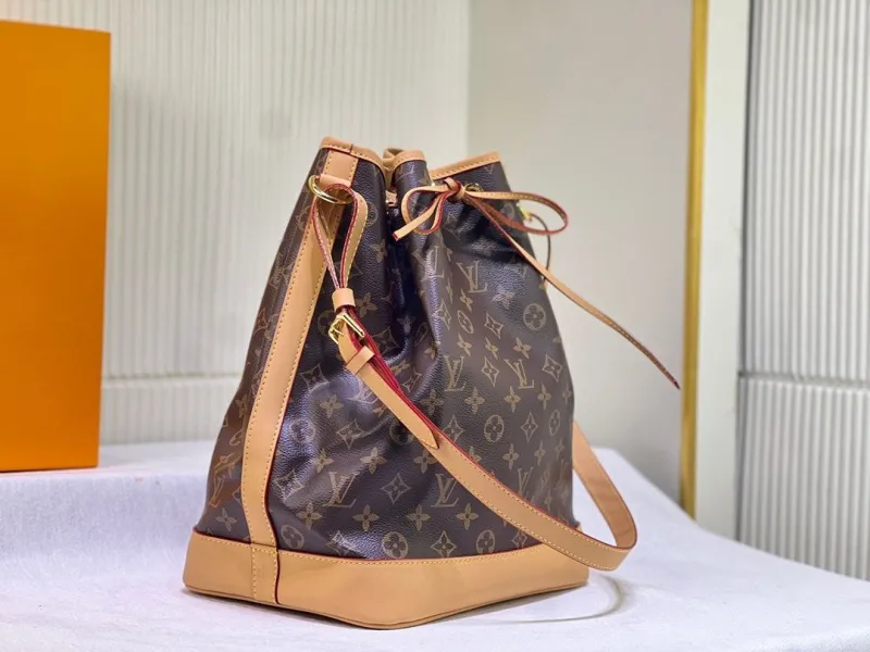 Alternative view of LV Bucket Bags-234