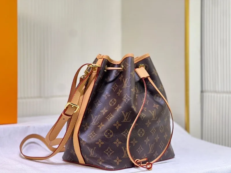 Alternative view of LV Bucket Bags-235