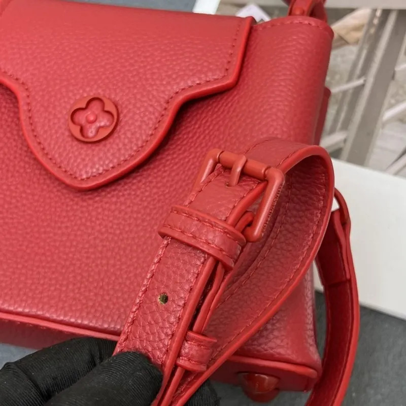 Alternative view of LV Capucines Bags-146