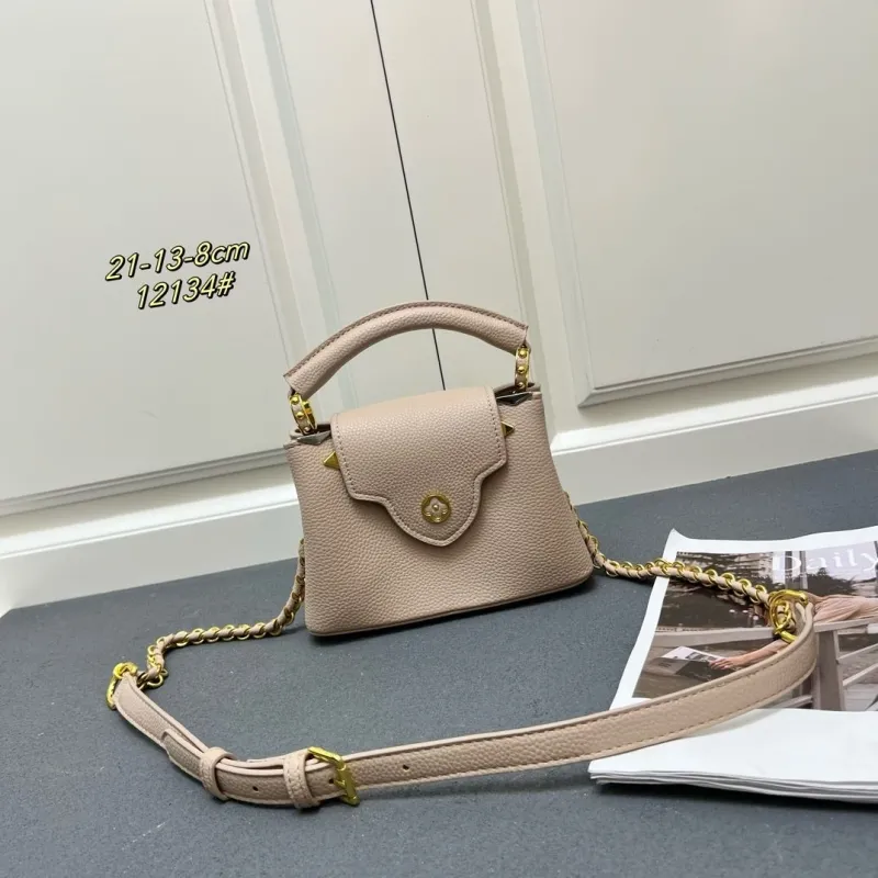 LV Capucines Bags-542