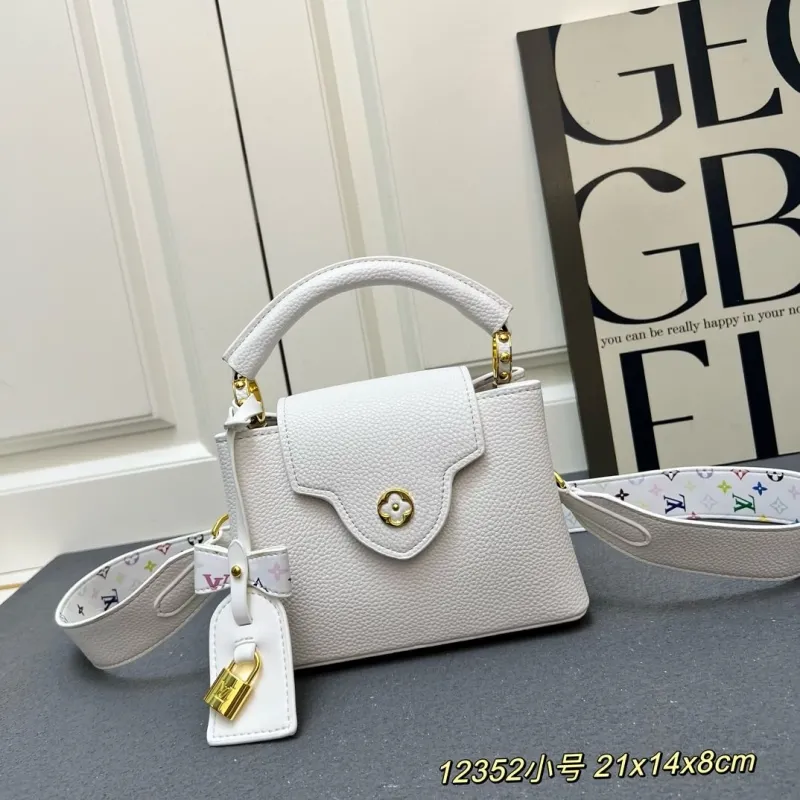 LV Capucines Bags-636