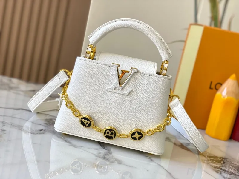 LV Capucines Bags-945