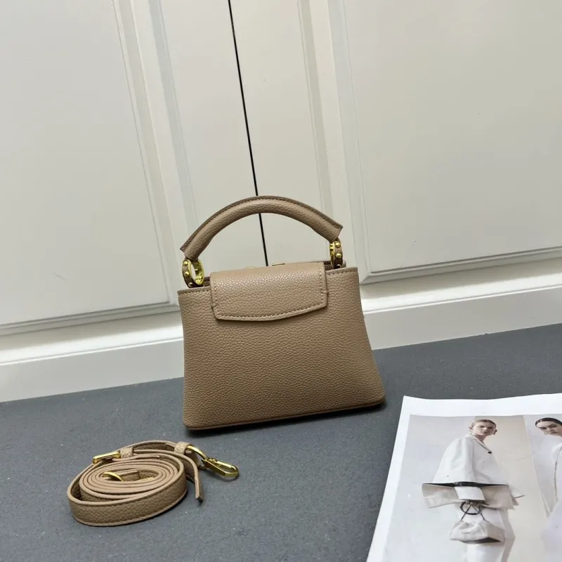 Alternative view of LV Capucines Bags-1020