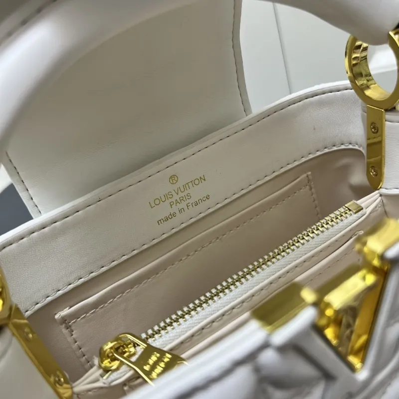 Alternative view of LV Capucines Bags-1036