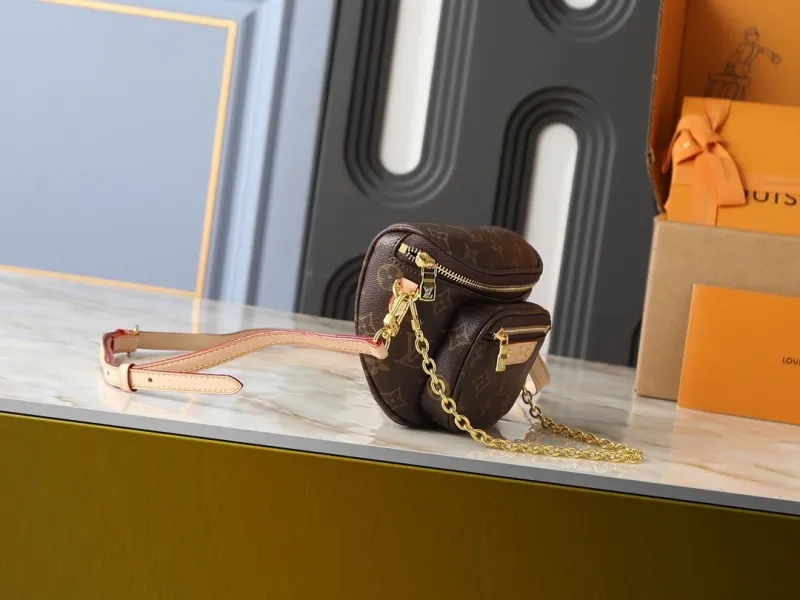 Alternative view of LV Cosmetic Bags-29