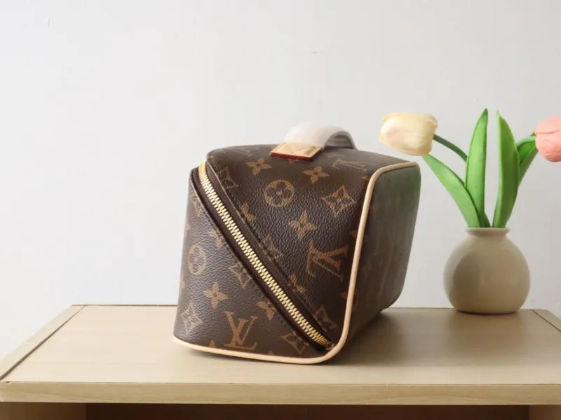 LV Cosmetic Bags-61 - Image 4
