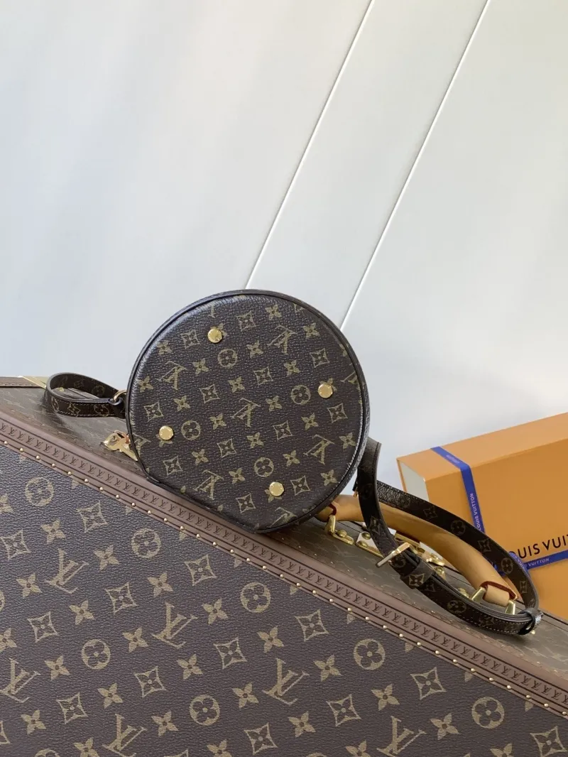 LV Cosmetic Bags-71 - Image 4
